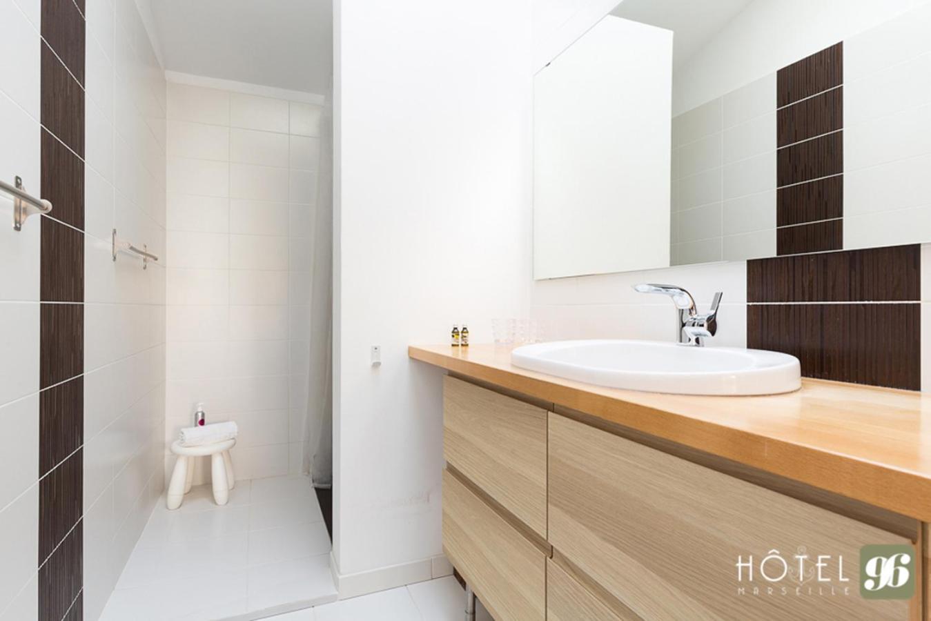 Hotel 96 Marseille Bilik gambar